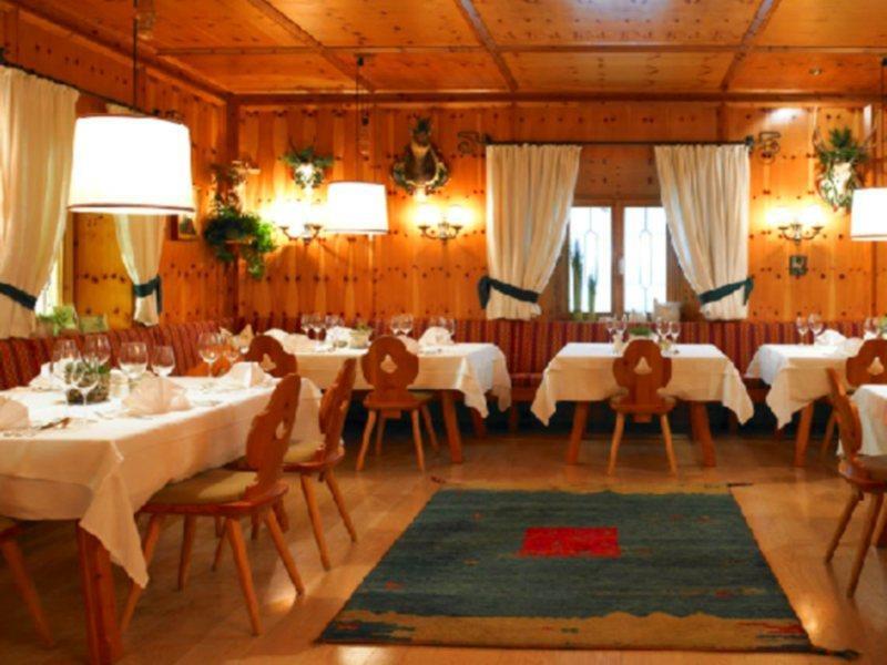 Raffl'S Tyrol Hotel Sankt Anton am Arlberg Bagian luar foto